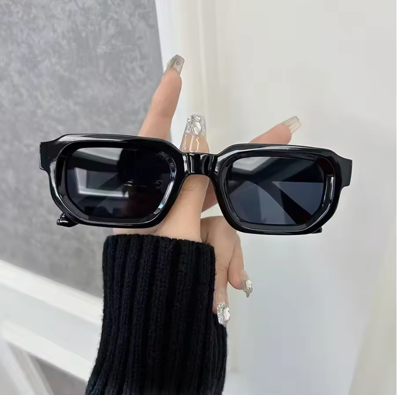 LUXURIOUS RECTANGLE SUNGLASSES